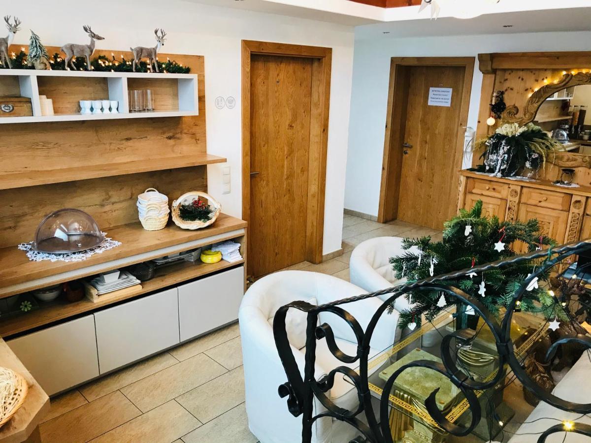 Bed & Breakfast Gaestehaus Lukasser