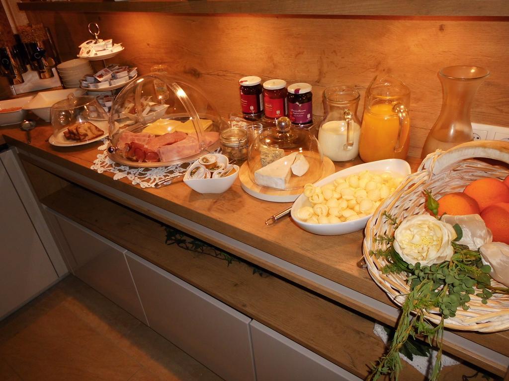 Bed & Breakfast Gaestehaus Lukasser *