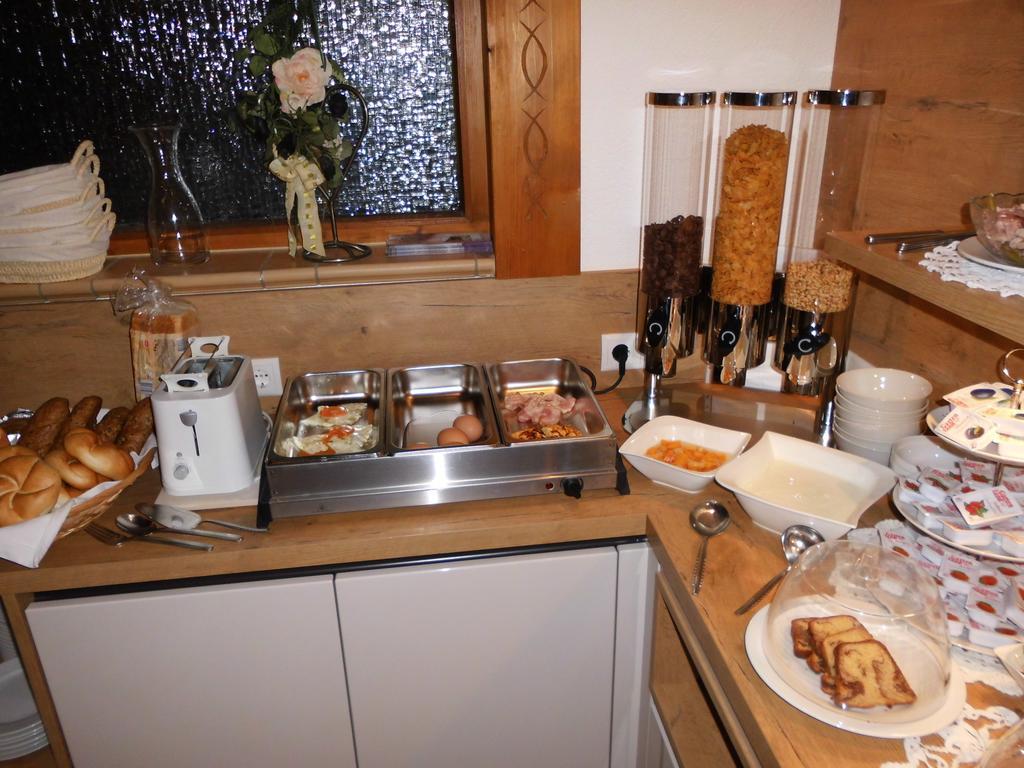 Bed & Breakfast Gaestehaus Lukasser *